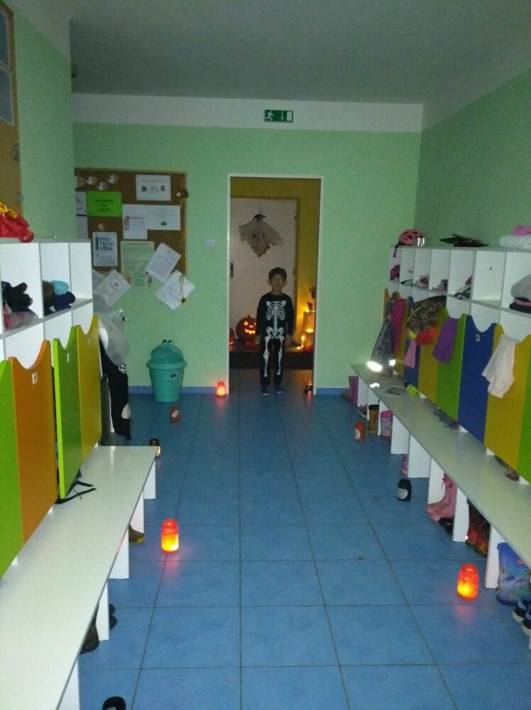2. 11. - Halloween