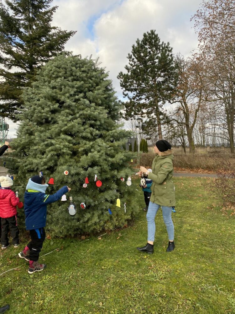 8. 12. 2020 - Zdobení stromečku