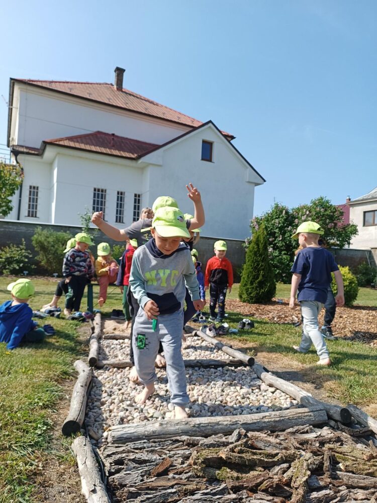 25. 5. Projektový den "Malý zahradník" v zahradě SOŠ a SOU Městec Králové