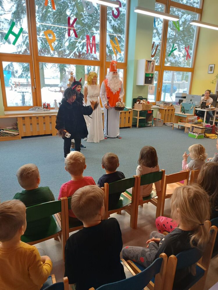 5. 12. 2023 Návštěva Mikuláše, Anděla a Čertíků